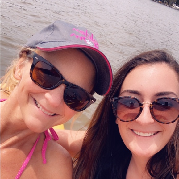 Meet your Posher, April - Picture 2 of 2